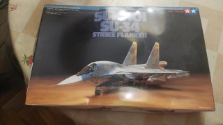 MAQUETA AVION MILITAR