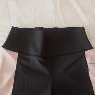 Mallas cortas running mujer negro y rosa