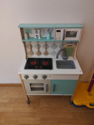 Cocinita de madera para niños