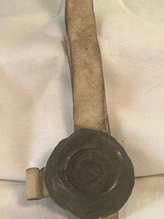 Sigillo medievale cera verde con pergamena