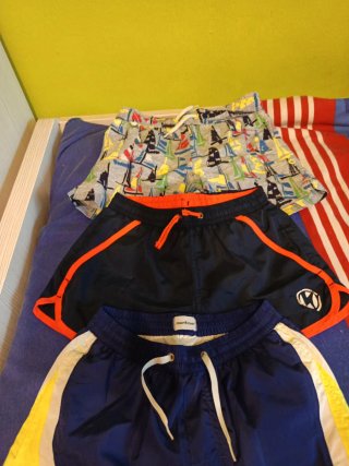 Lote 4 bañadores niño T8