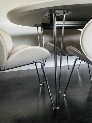 Mesa extensible y 8 sillas comedor