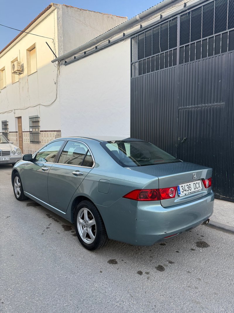 Honda Accord 2.0 i-VTEC  Sport - foto 1