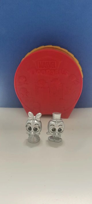 Figuras Marvel Doorables Donald y Daisy