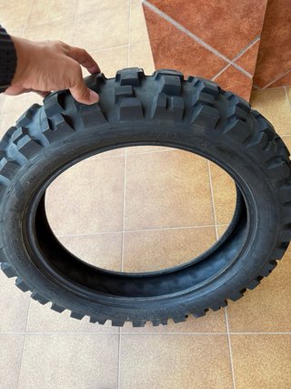 Neumático trasero Dunlop D908 RR