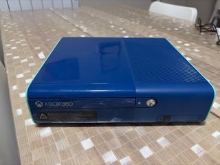 Xbox 360 edición especial con juegos y accesorios