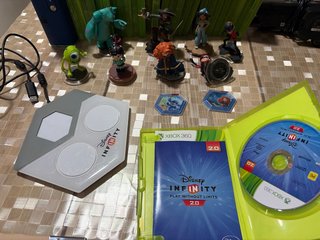 Xbox 360 edición especial con juegos y accesorios