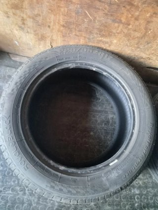 Se venden 4 neumáticos al 90% de vida