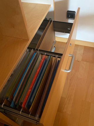 Mueble de oficina Ikea con ruedas