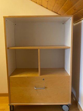 Mueble de oficina Ikea con ruedas