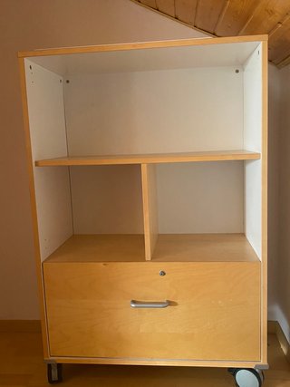 Mueble de oficina Ikea con ruedas