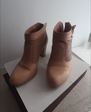 Botas tobilleras Nero Giardini T37 camel