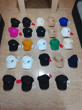 Gorras Nike Variedad de Colores