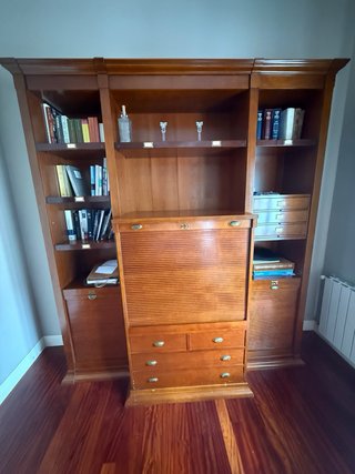 Mueble biblioteca clásica cerezo