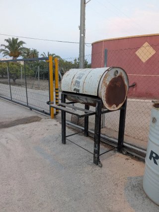 Barbacoa casera de barril