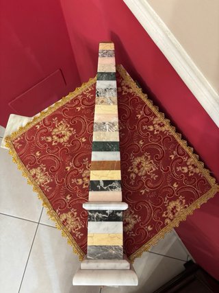 Grande Obelisco Marmo Multicolore