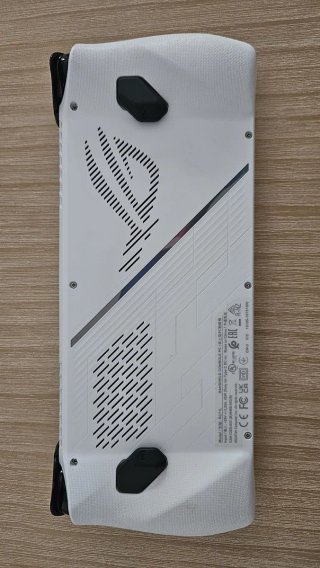 ASUS ROG ALLY Z1 EXTREME + Accessori