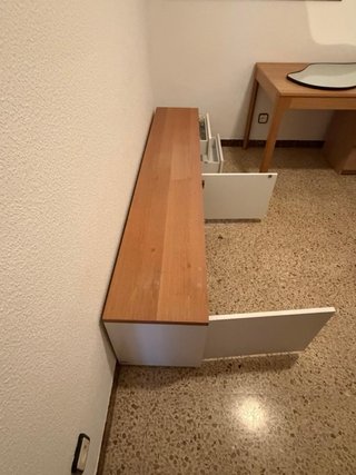 Mueble TV madera y blanco