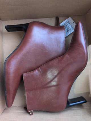 Botines tacón punta marrones