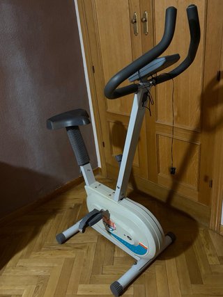 Bicicleta Estática Magnética Strong