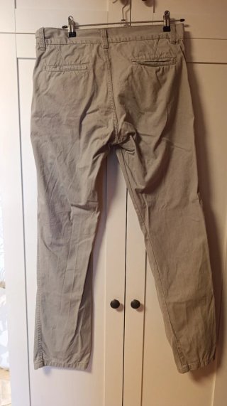 Pantalón gris hombre
