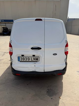 Ford E-Transit Courier 2021
