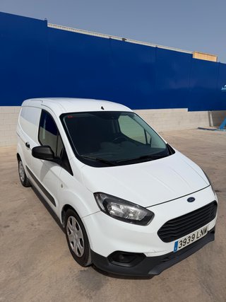 Ford E-Transit Courier 2021