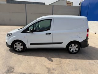 Ford E-Transit Courier 2021