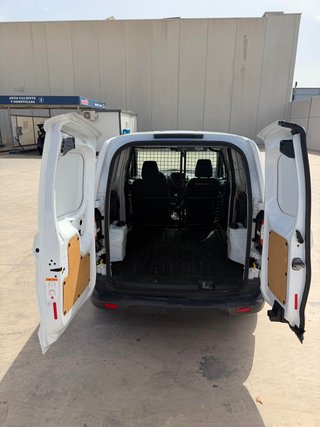 Ford E-Transit Courier 2021