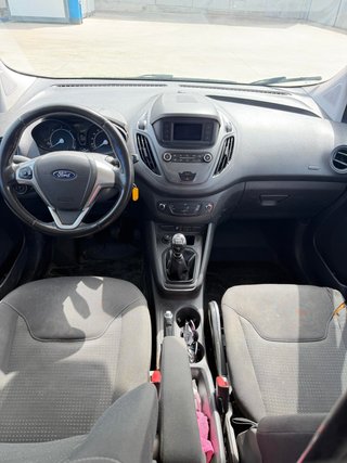 Ford E-Transit Courier 2021