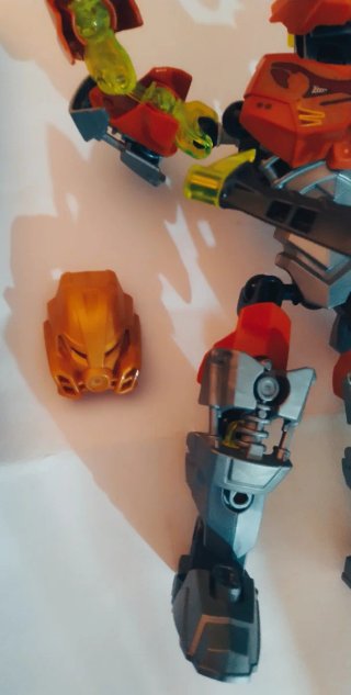 Lego Bionicle Pohatu Maestro de Piedra 70785