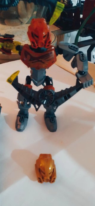 Lego Bionicle Pohatu Maestro de Piedra 70785