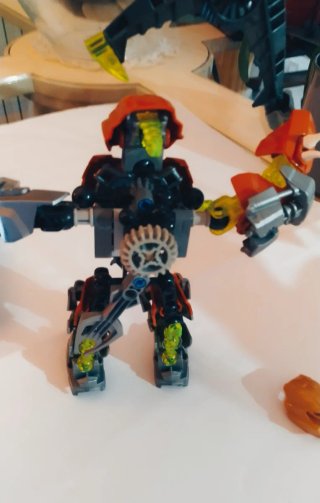 Lego Bionicle Pohatu Maestro de Piedra 70785