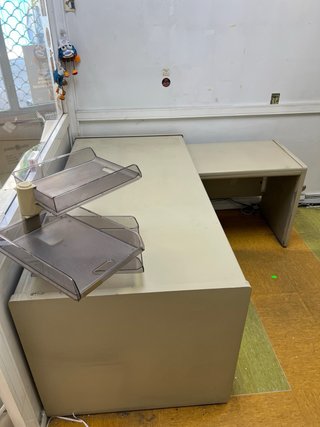 Mesa de oficina en L