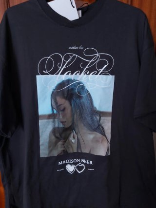 Camiseta Madison Beer x Bershka Talla M