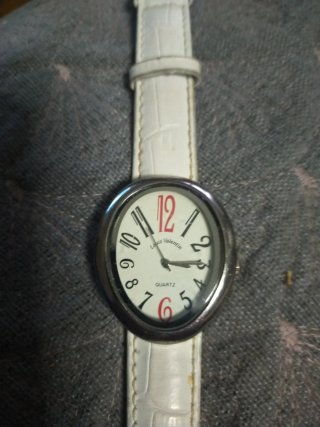 Reloj Louis Valentín Blanco y Plateado