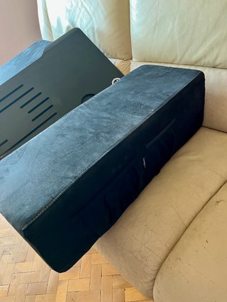Mesa Couchmaster Cyboss para sofá