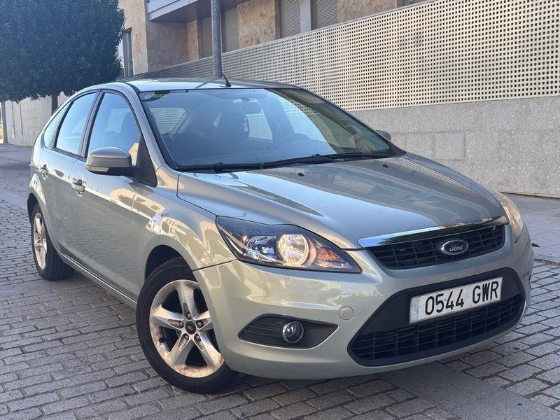 Ford Focus 2010 - foto 1