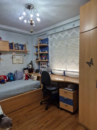 Habitación juvenil completa, con carro nido.