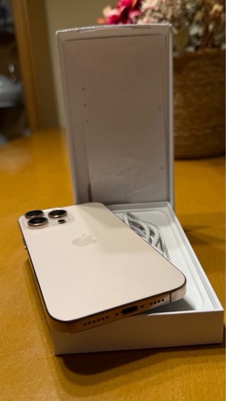iPhone 16 Pro Max Dorado