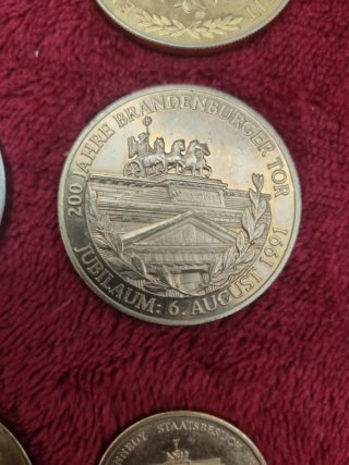 Lote de monedas conmemorativas