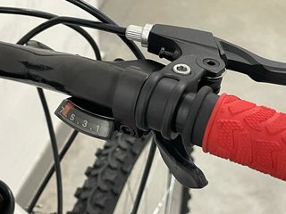 Bicicleta infantile 24" bianca con cambio