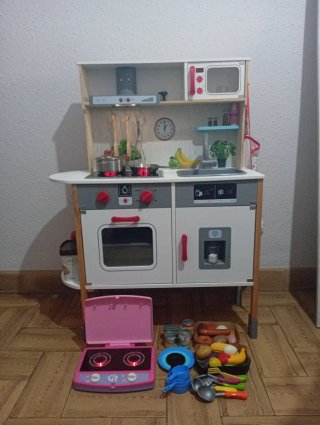 Cocina de madera con sonidos y luces y accesorios