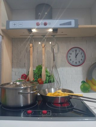 Cocina de madera con sonidos y luces y accesorios