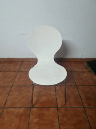 Silla de madera y aluminio