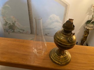 Lampada a petrolio vintage in ottone