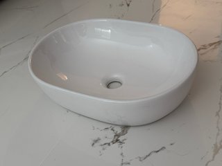 Mueble y lavabo completamente nuevo sin estrenar.