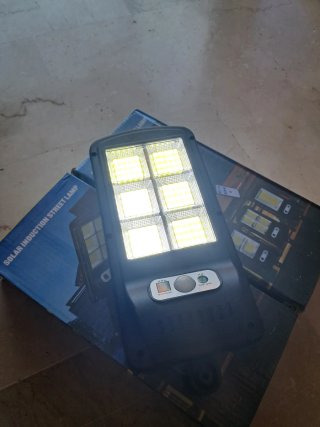 2 Lampioni Solari LED Fotovoltaici