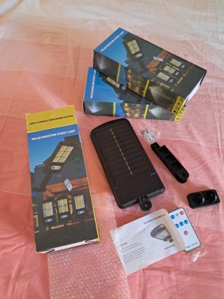 2 Lampioni Solari LED Fotovoltaici