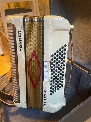 Acordeón Hohner Arietta IIM